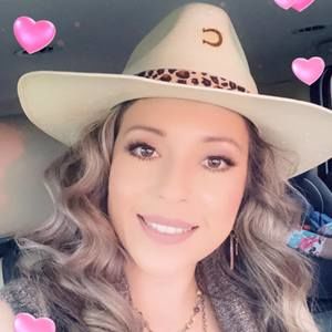 Meet your Posher, Mireya